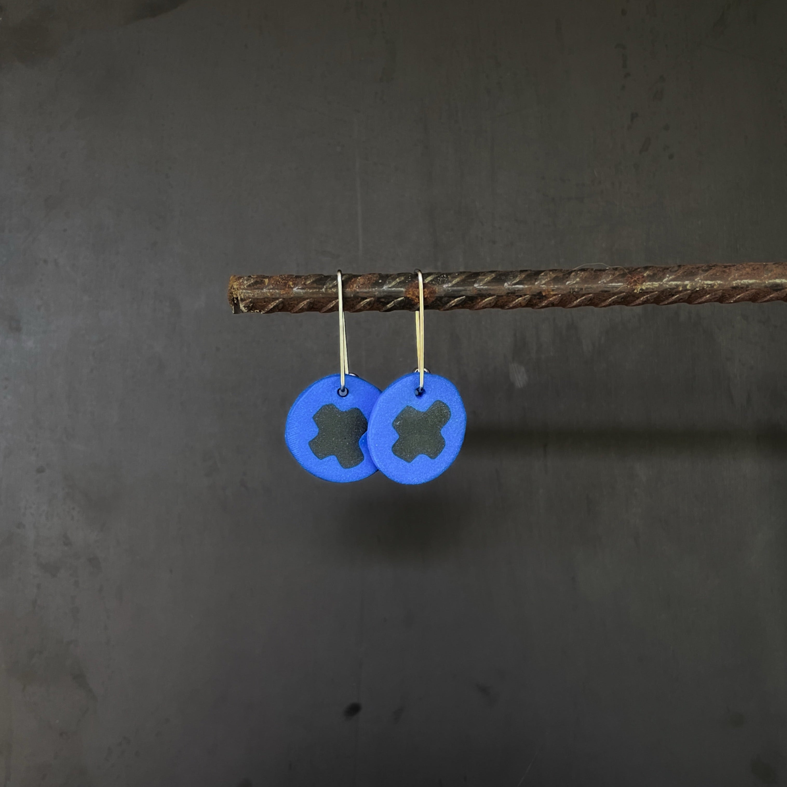 Crossed Nought Dangles - Electric Blue - Tiny